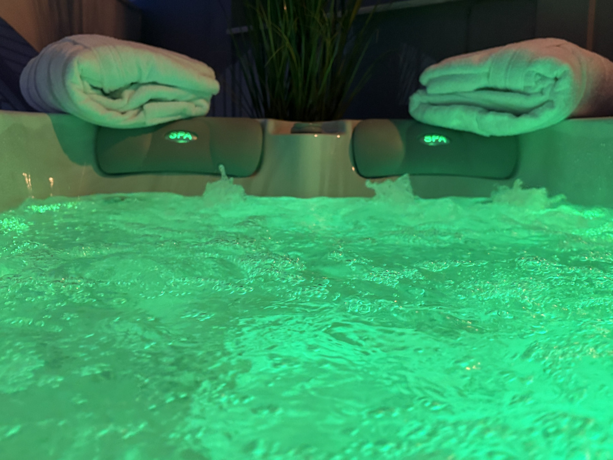 Deluxe jacuzzi